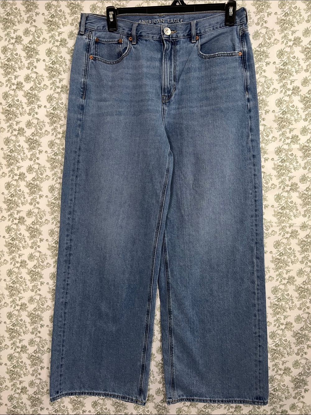 American Eagle Real Good Skater Jeans - Size 14 Regular.
